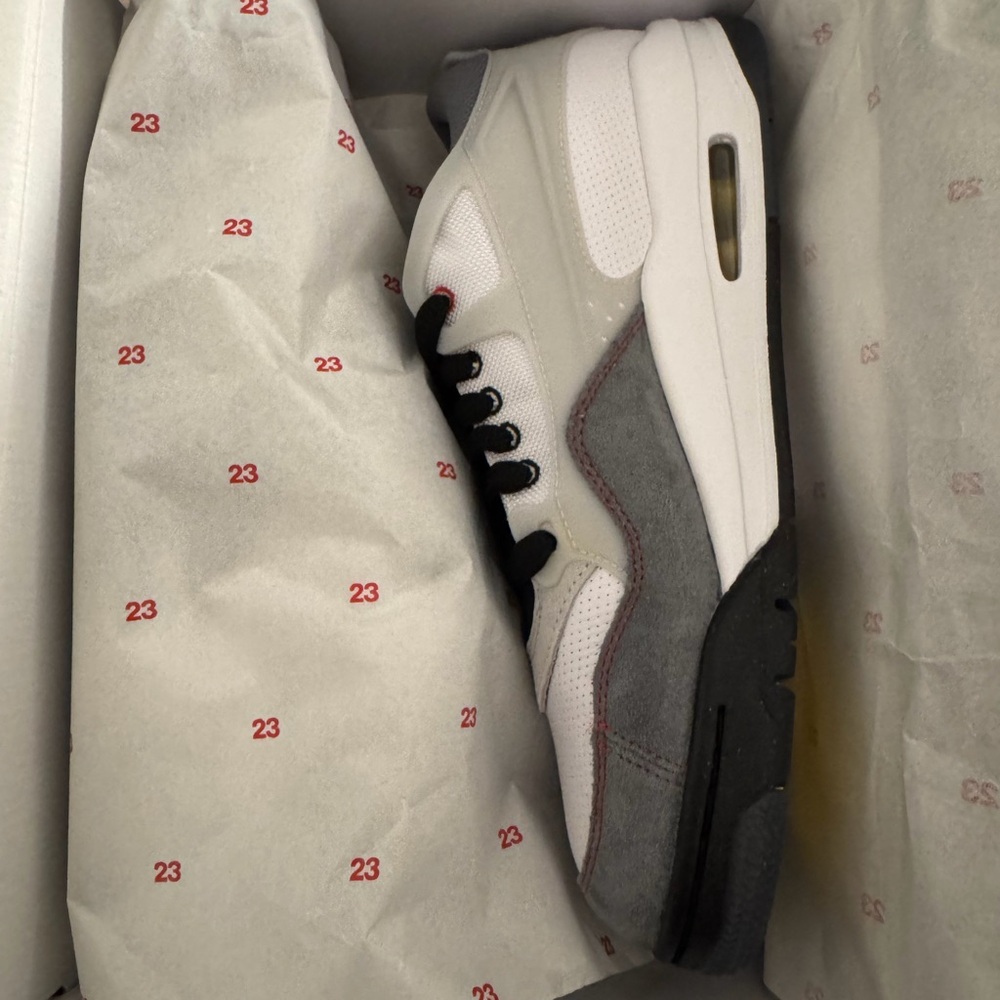 Nike Air Jordan 4 RM